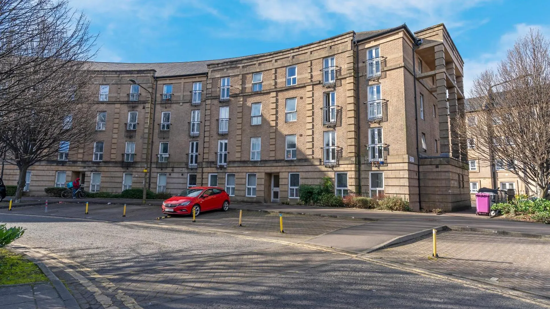 2 Bedroom Apartment In Central Edinburgh With Free Parking 0*,  United Kingdom